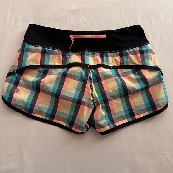 Lululemon Run: Speed Short 2.5”,*LR, 2-Way Stretch, Size 4 - Picture 6 of 10